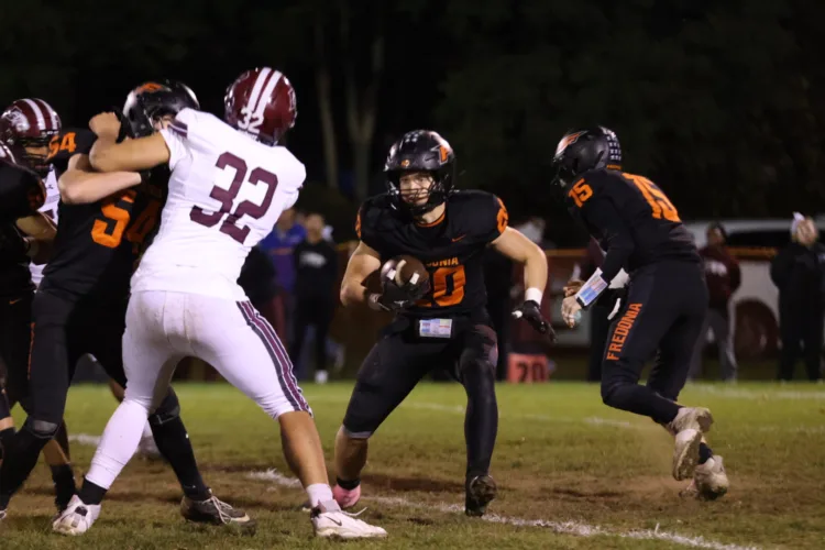 Fredonia caps season with win over Dunkirk 29-7